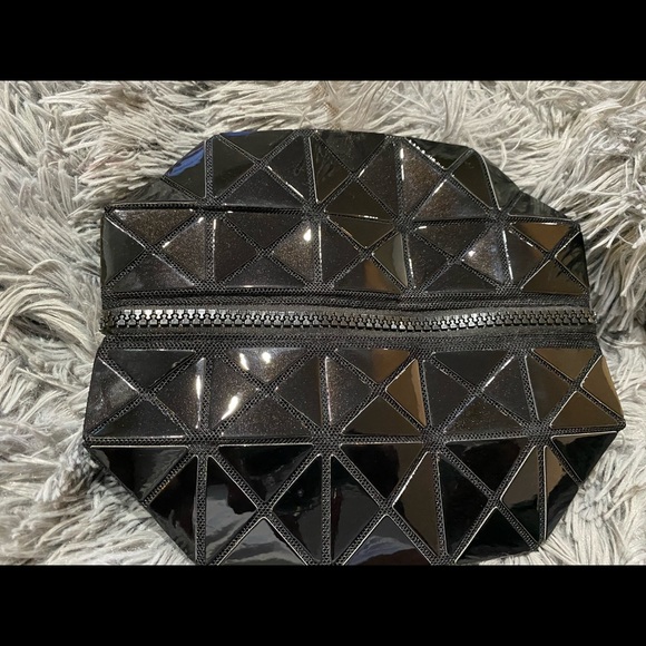 Iridescent Collapsible Cosmetic Bag - Picture 5 of 7